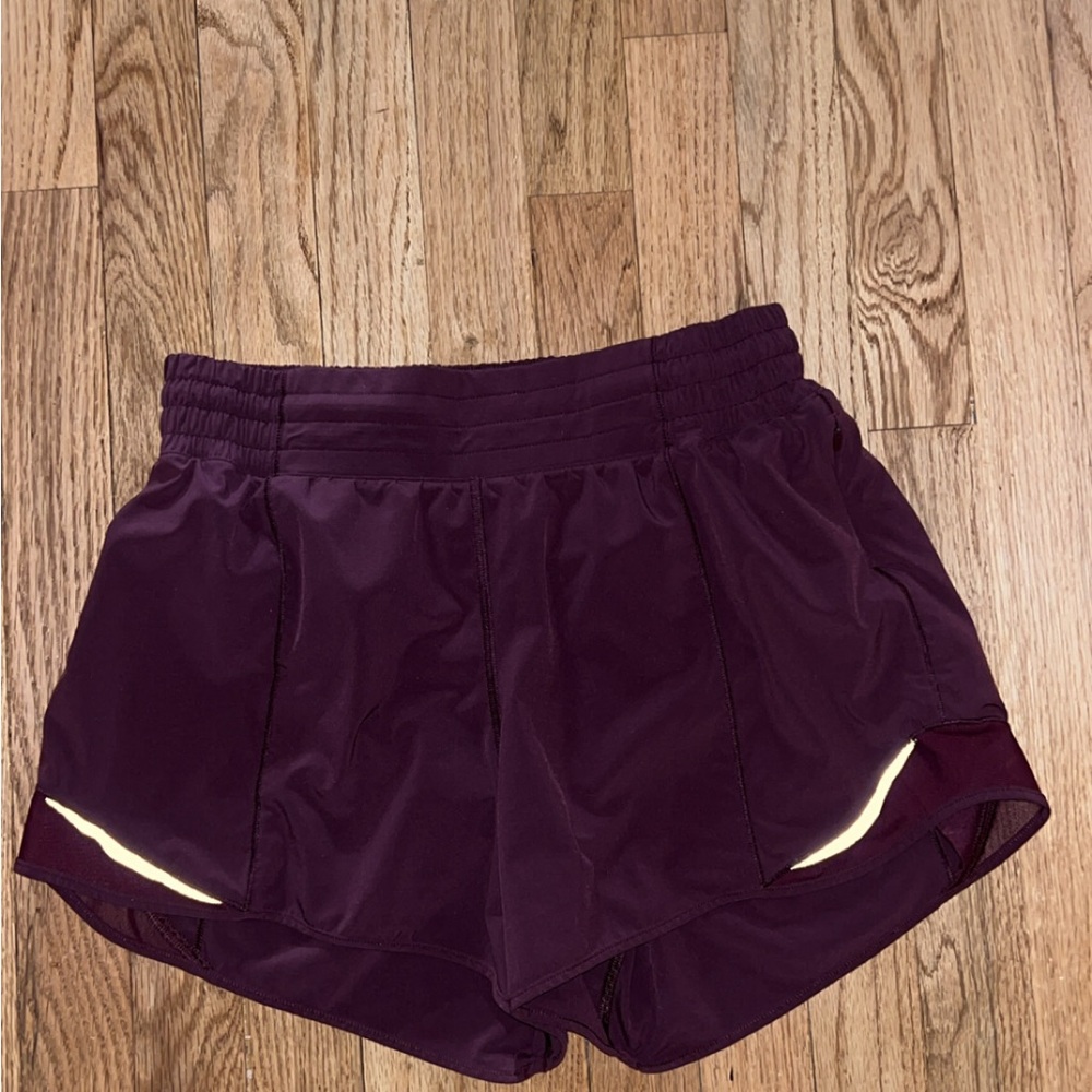 Lululemon Hotty Hot Shorts 4 in
